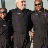 Les trois passagers ont atteint l'espace jeudi.